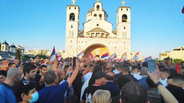 Ιερά Μητρόπολη Μαυροβουνίου: Η βούληση του λαού να είναι σεβαστή