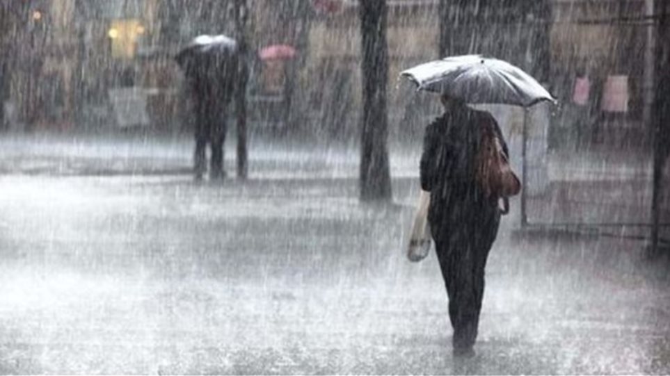 Καιρός: Βροχές και σποραδικές καταιγίδες τη Δευτέρα