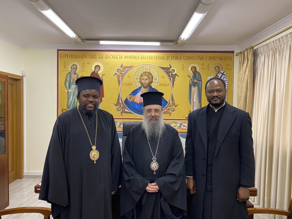 Новият Митрополит на Кананга Харитон посети Митрополита на Патра