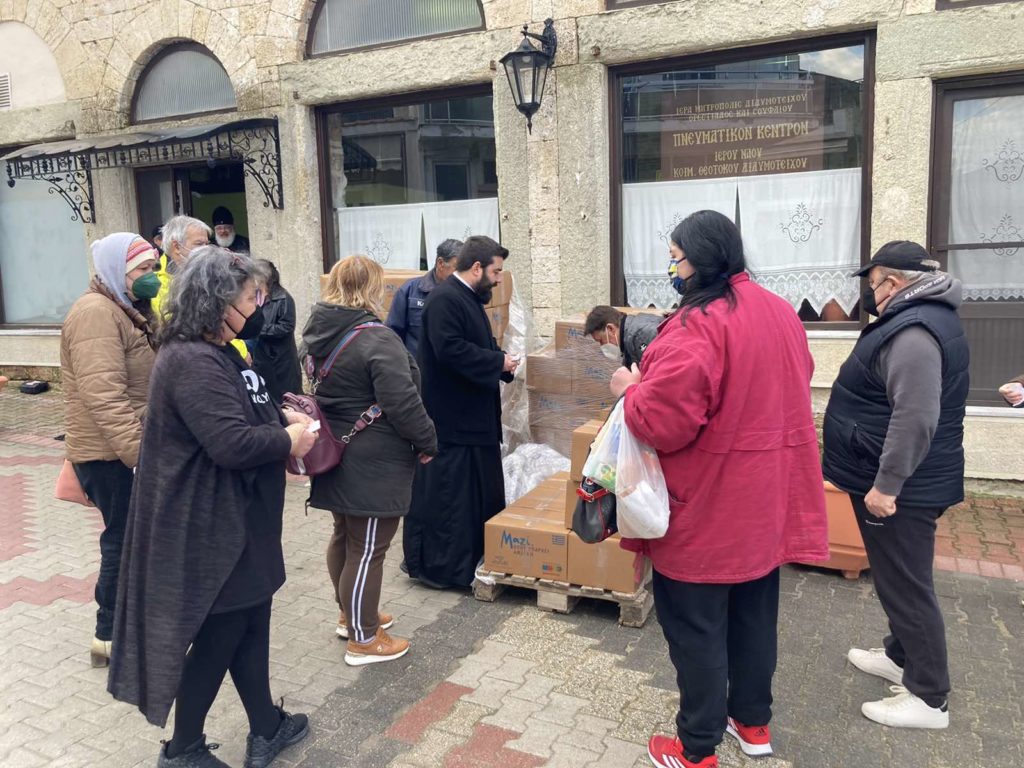 Διανομή 150 δεμάτων με τρόφιμα σε ευάλωτες οικογένειες