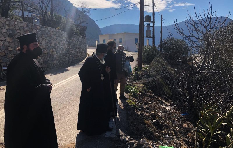 Στα “Σκάλια” για τις εκτεταμένες ζημιές ο Μητροπολίτης Λέρου