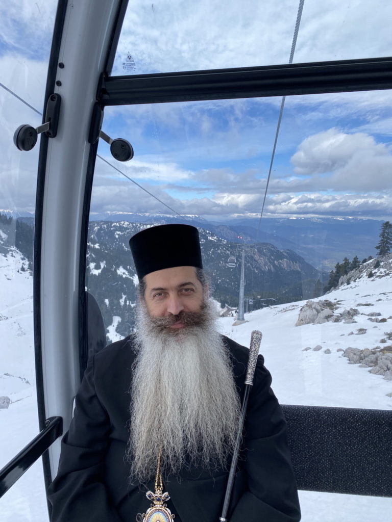 Ο Μητροπολίτης Φθιώτιδος στο Χιονοδρομικό Κέντρο Παρνασσού Αμφίκλειας