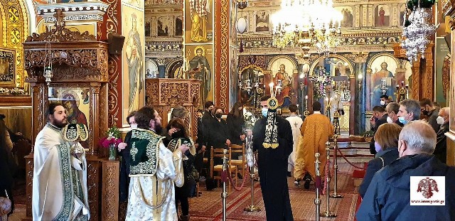 Η Κυριακή της Σταυροπροσκυνήσεως στον Ενοριακό Ιερό Ναό Μολάων