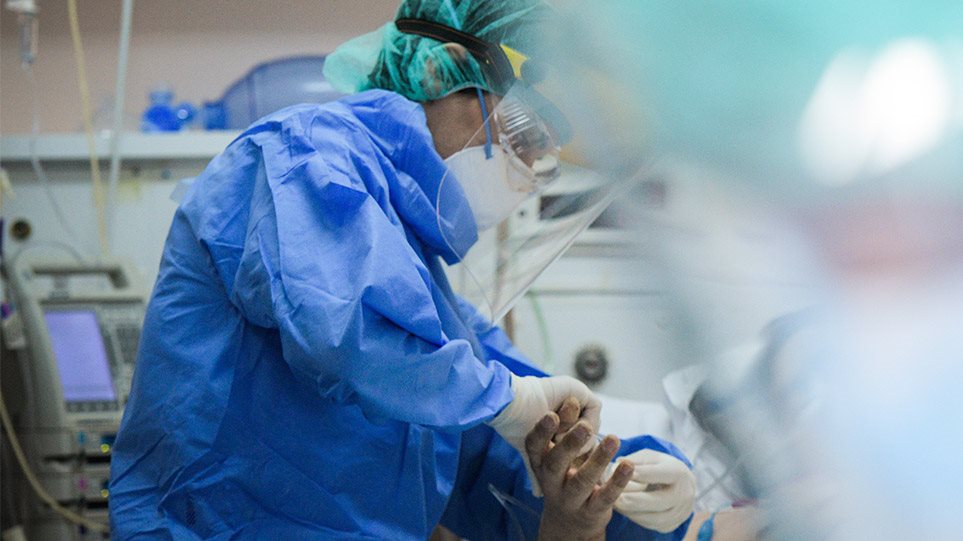 Κορωνοϊός-Ελλάδα: 15.557 νέα κρούσματα, 57 θάνατοι, 399 οι διασωληνωμένοι