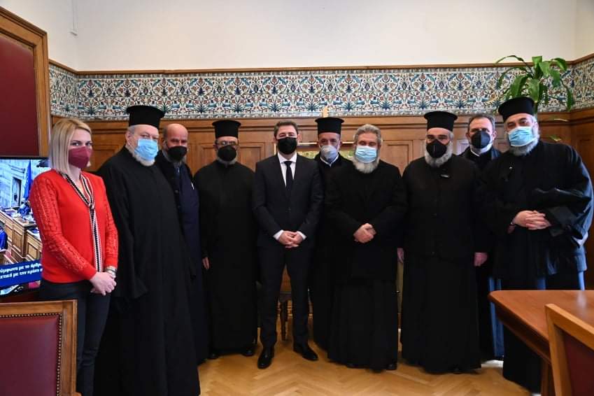 Ο ΙΣΚΕ και οι Κληρικοί της Εκκλησίας της Κρήτης στον Πρόεδρο του Κινήματος Αλλαγής