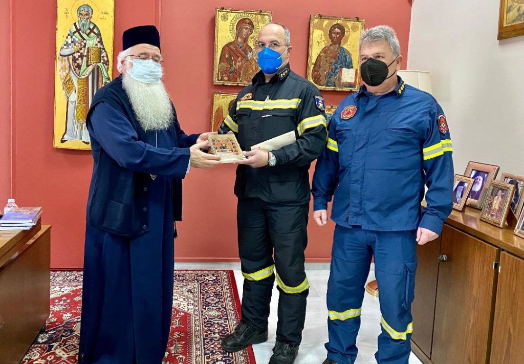 Στον Μητροπολίτη Δημητριάδος ο Διοικητής της Πυροσβεστικής Βόλου