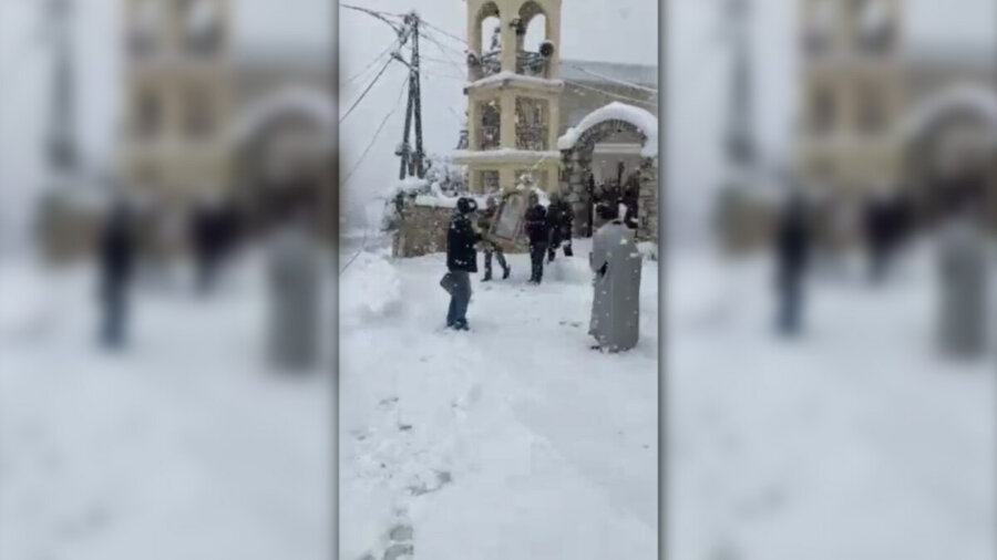 Mετέφεραν τον Άγιο Ιωάννη τον Πρόδρομο μέσα στον χιονιά