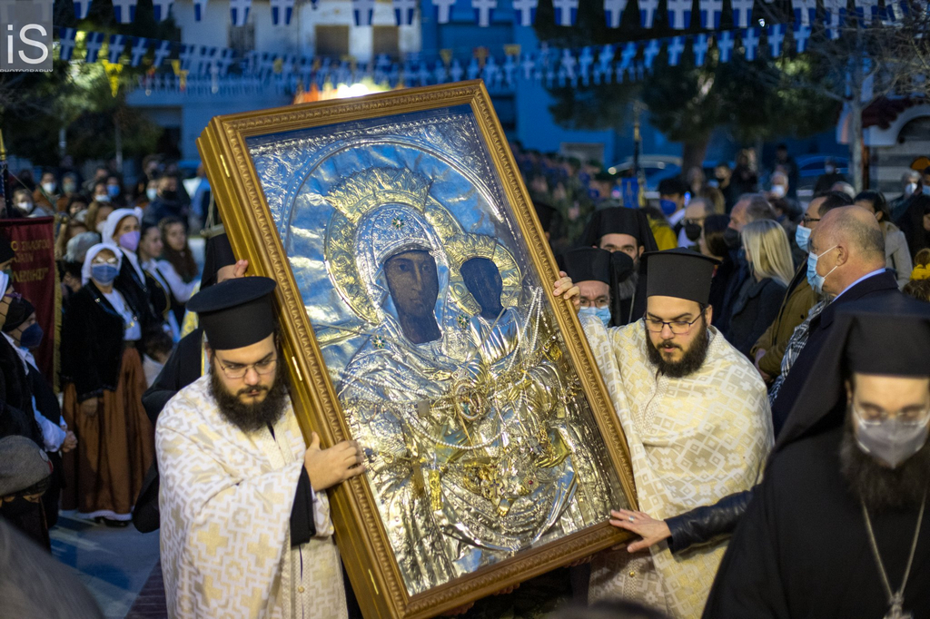 Με τιμές από στρατιωτικό άγημα η υποδοχή της εικόνας της Παναγίας Βουρλιώτισσας