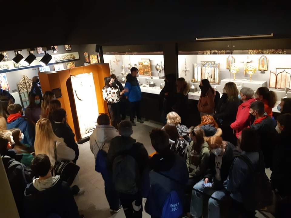 Μαθητές και μαθήτριες του 1ου Λυκείου Γλυκών Νερών στο Βυζαντινό Μουσείο Μακρινίτσας