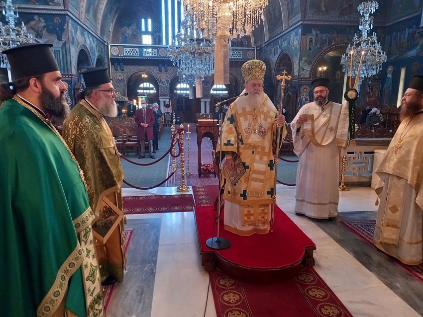 Κορίνθου: Δεν χειροτονούμε αγγέλους αλλά ανθρώπους