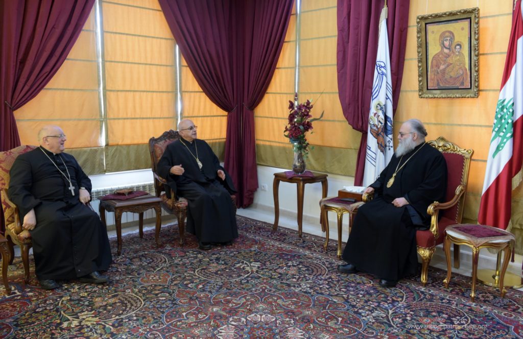 البطريرك يوحنا العاشر يستقبل الأب أندريه هالمبا