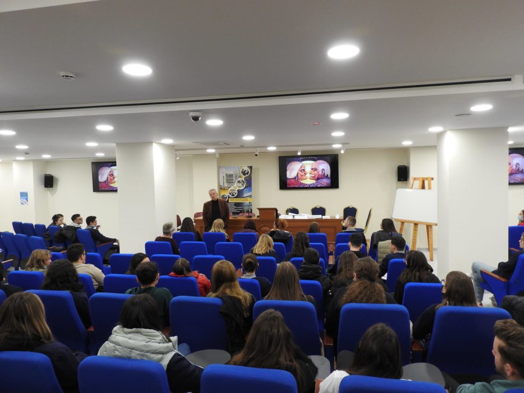 Nxënësit e gjimnazit “Protagonistet” në Kolegjin univeritar Kolegjit Universitar “LOGOS – Ekspozita “Mekanizmi Antikithera dhe Astronomia e Lashtë Greke