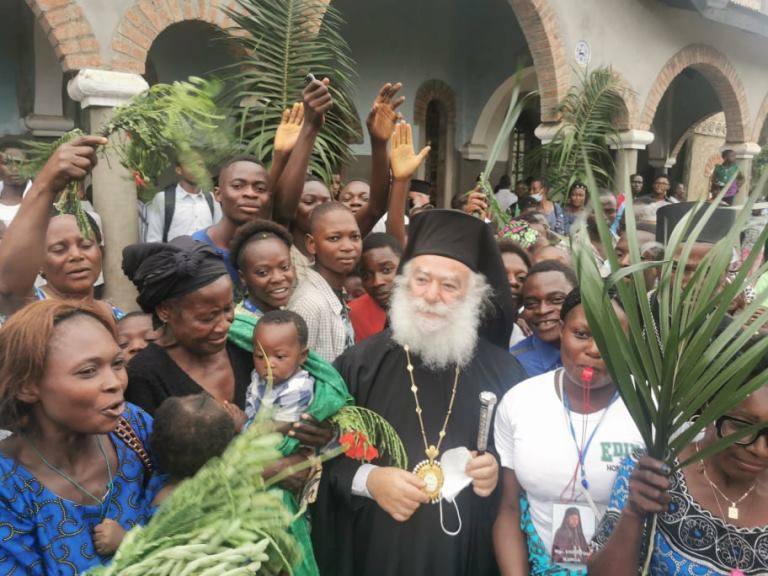 البابا ثيودروس في مدينة كانانغا بجمهورية الكونغو الديمقراطية