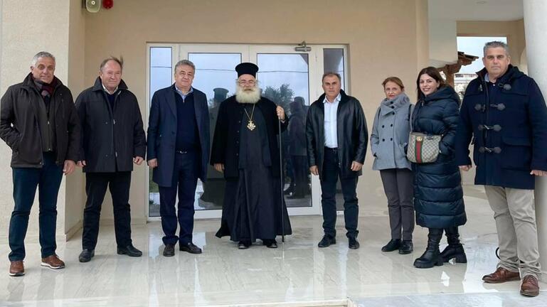 Ο Δήμαρχος Ιεράπετρας με τον Μητροπολίτη Ιεραπύτνης και Σητείας στο ανακαινισμένο Γηροκομείο