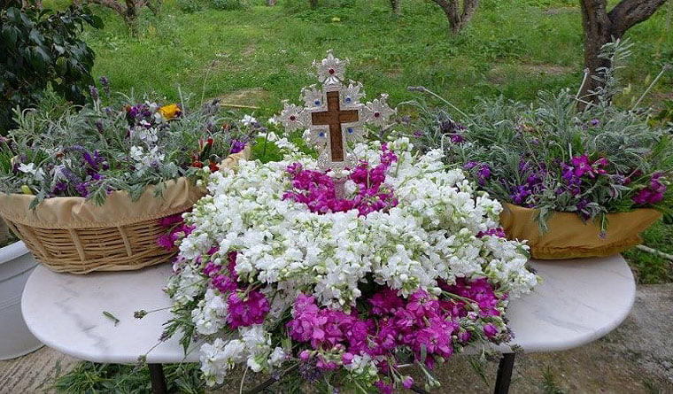 Έθιμα της Κυριακής της Σταυροπροσκυνήσεως