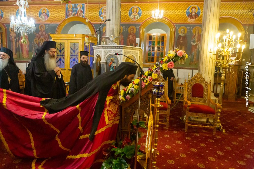 Επίσκοπος Ευρίπου: «Οι Άγιοι Θεόδωροι ταυτίστηκαν με τον Χριστό»