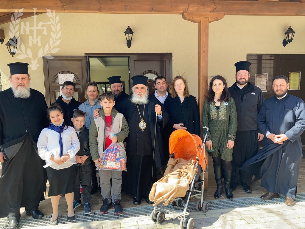 Επίσκεψη Μητροπολίτη Νεαπόλεως σε πρόσφυγες πολέμου από την Ουκρανία