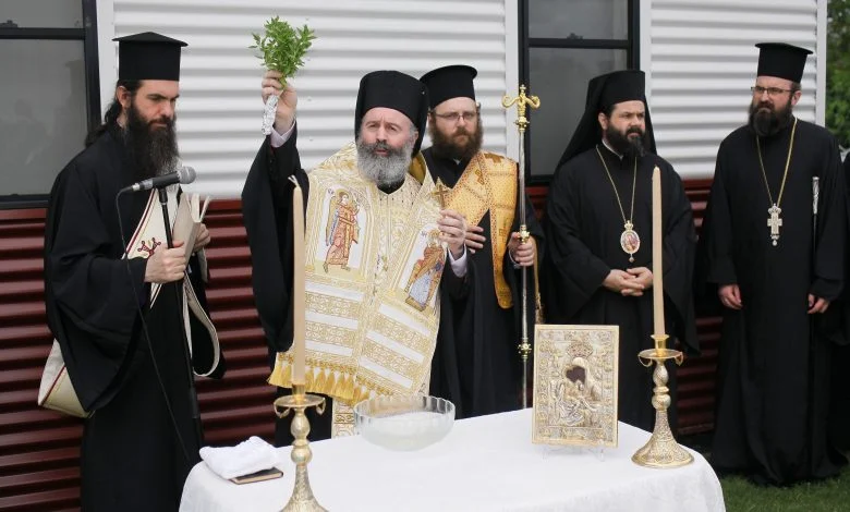 Archbishop Makarios of Australia inaugurates a school for the learning of the Greek language in Brisbane