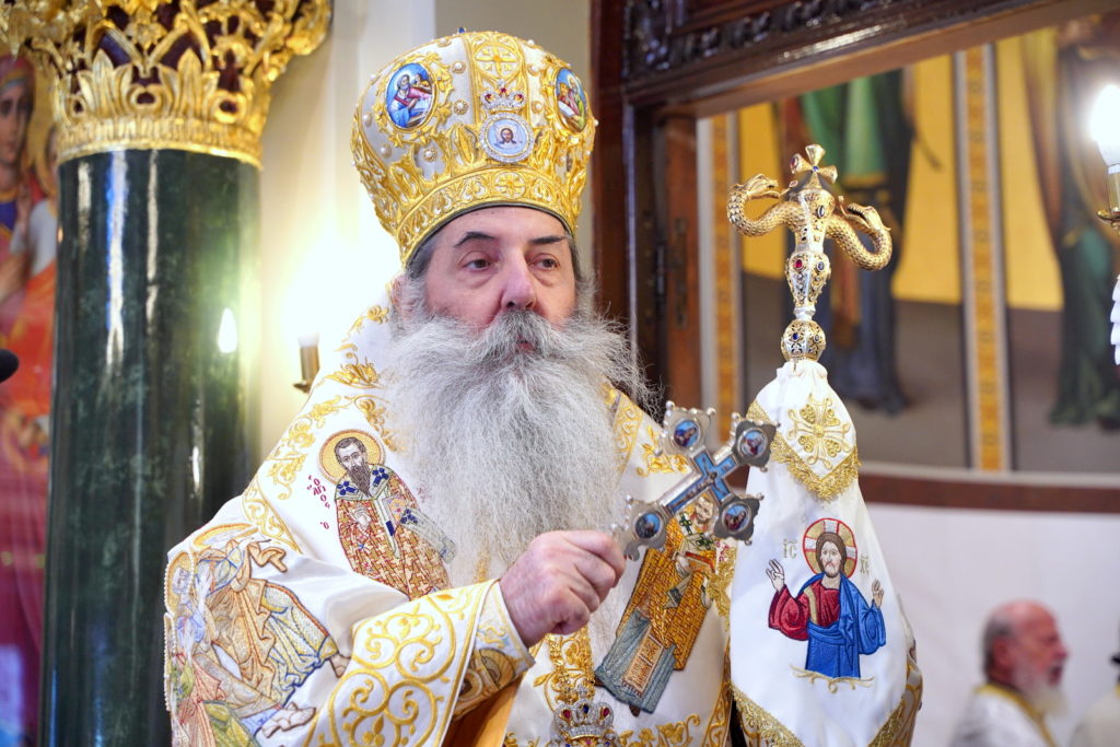 Πειραιώς Σεραφείμ: Να μη χαθούμε στο σκοτάδι του ψεύδους