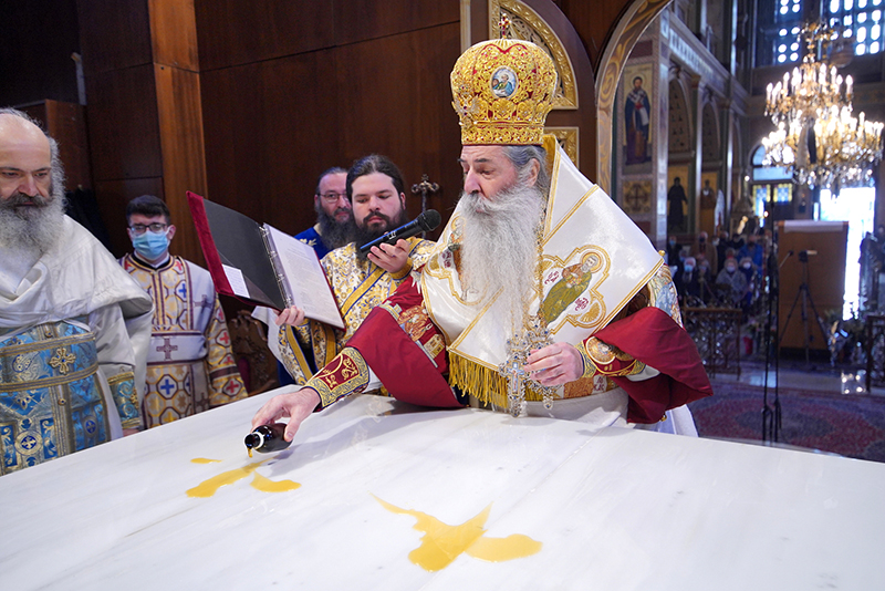 Εγκαίνια νέας Αγίας Τράπεζης στην Ευαγγελίστρια Πειραιώς