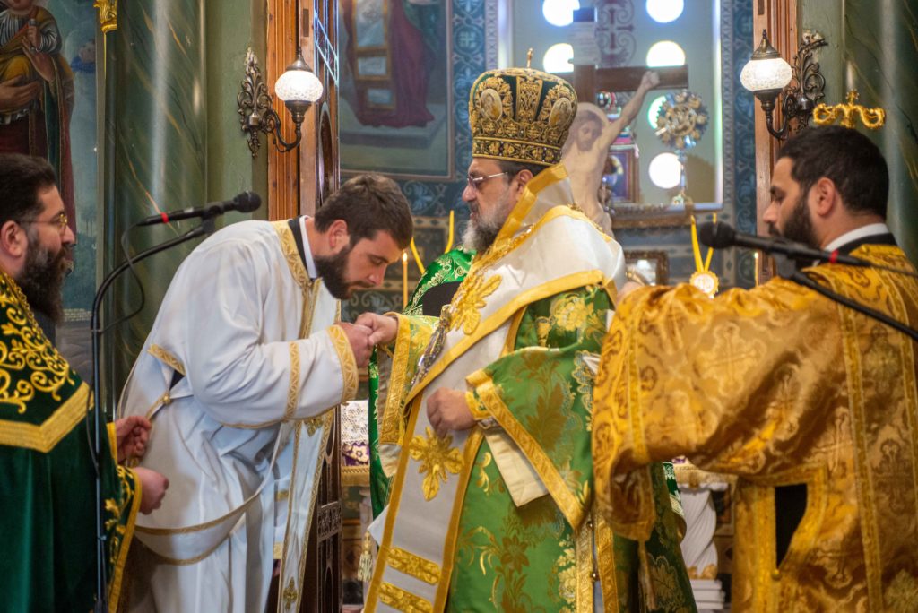Κυριακή της Σταυροπροσκυνήσεως και χειροτονία διακόνου στην Καλαμάτα