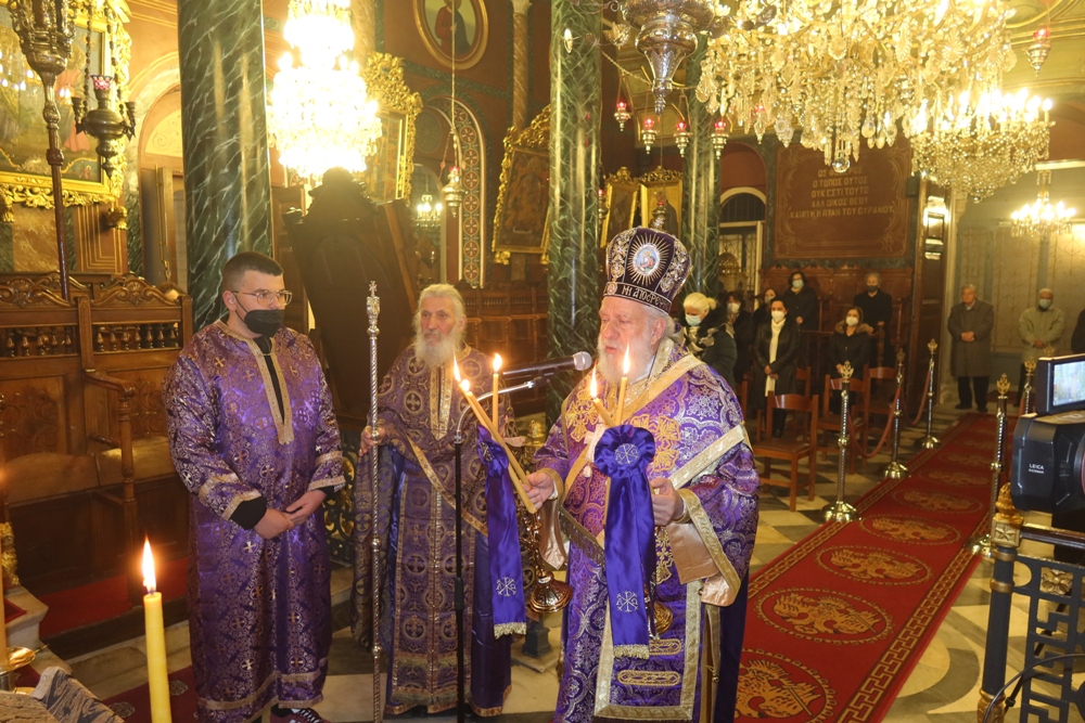 Εσπερινή Ακολουθία των Προηγιασμένων Τίμιων Δώρων στην Ερμούπολη