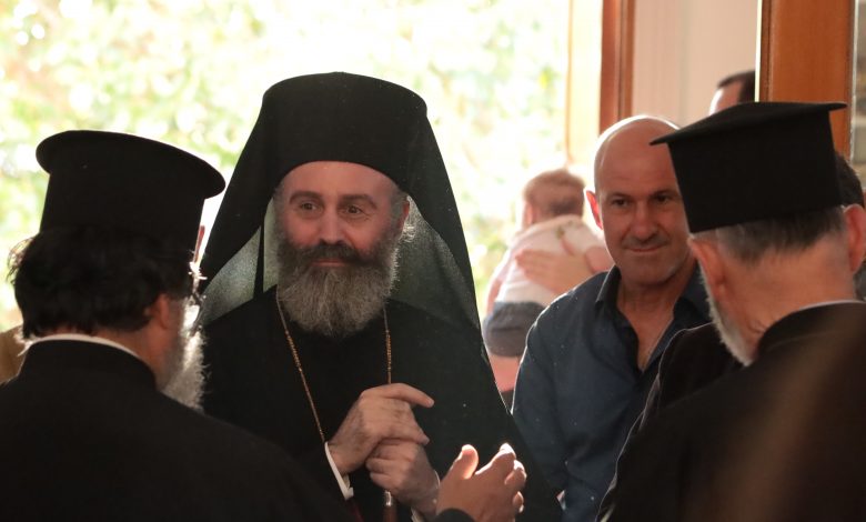 Archbishop Makarios arrives in the “city of Churches”