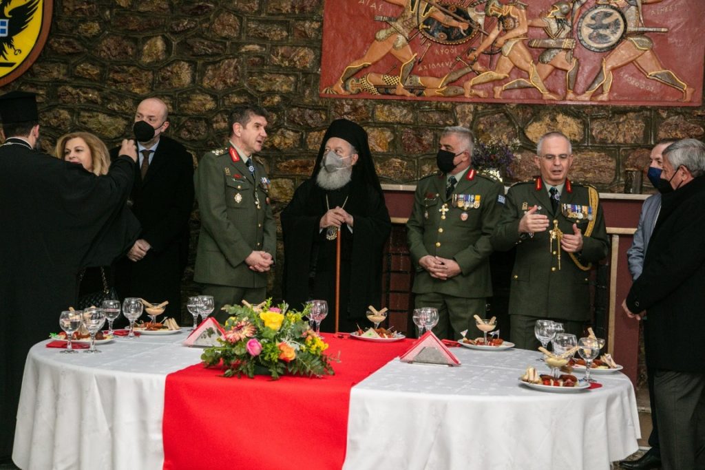 Ο Μητροπολίτης Χαλκίδος στην τελετή παράδοσης-παραλαβής της Σχολής Πεζικού