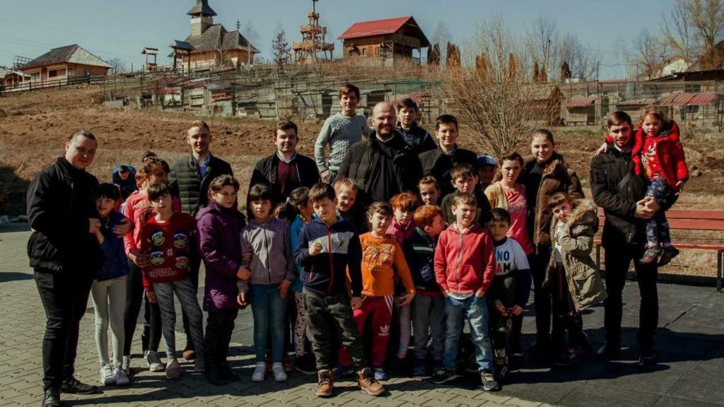 Ανθρωπιστική βοήθεια και μαθήματα Ρουμανικής γλώσσας στους Ουκρανούς πρόσφυγες