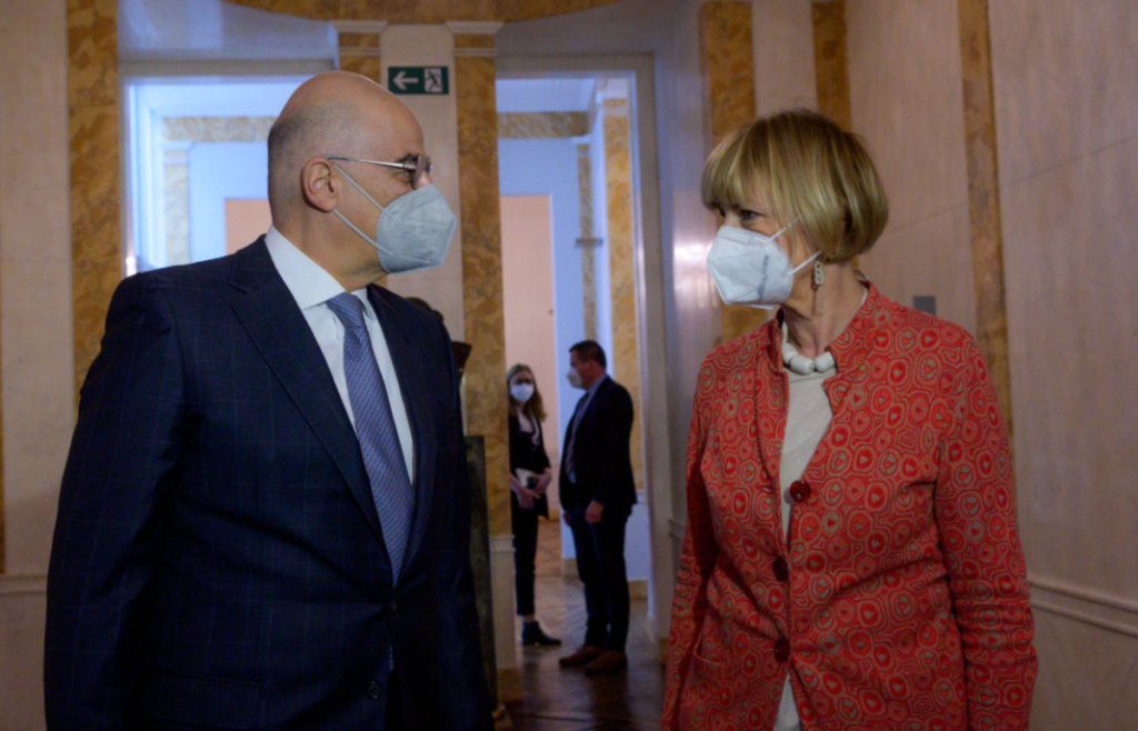 Συνάντηση με τη γενική γραμματέα του ΟΑΣΕ είχε ο Νίκος Δένδιας