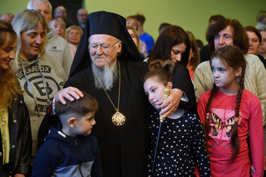Με Ουκρανούς πρόσφυγες συναντήθηκε ο Οικουμενικός Πατριάρχης