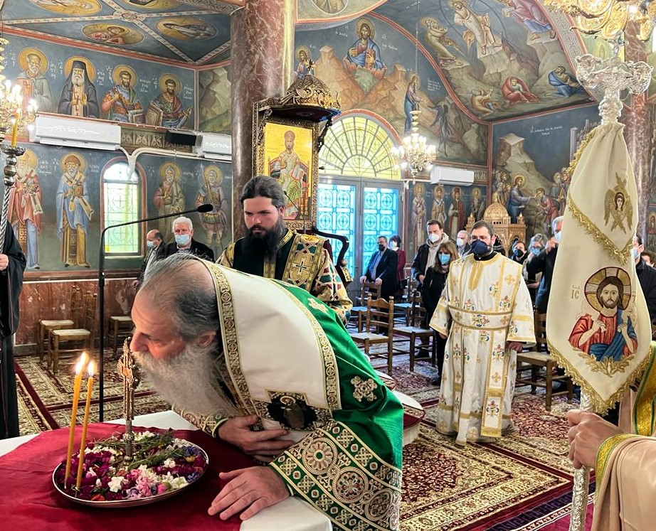 Η Κυριακή της Σταυροπροσκυνήσεως στην Ιερά Μητρόπολη Πειραιώς