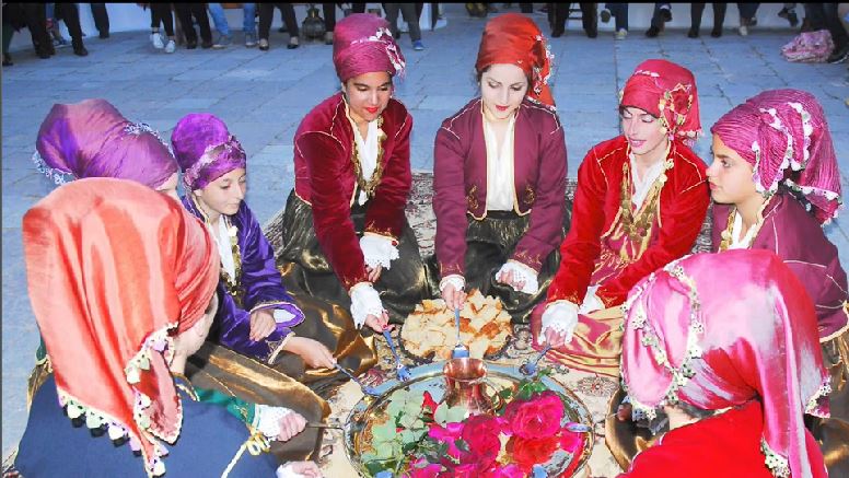 Οι παραδοσιακές φορεσιές της Σύμης στις “Ιστορίες του τόπου μας” της pemptousia.tv