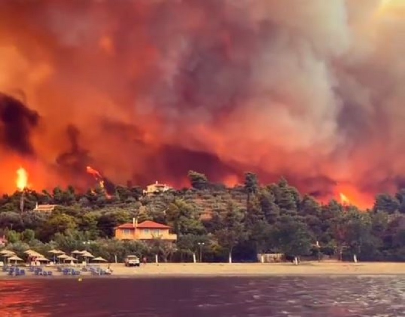 Ακόμα 35.000 ευρώ στους πυρόπληκτους της Εύβοιας από τη Μητρόπολη Χαλκίδος