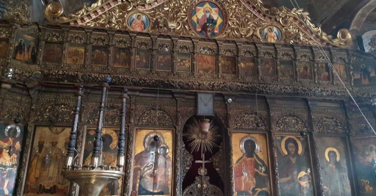 Областният управител на Велико Търново в акция за реставрация на православен храм