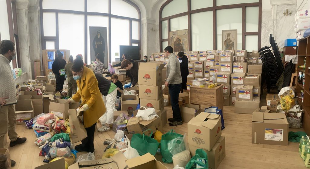 Δέκα τόνοι ανθρωπιστικής βοήθειας στην Ουκρανία από το Πατριαρχείο Γεωργίας
