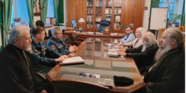 Епископ Пантелеимон встретился с директором Департамента гражданской обороны и защиты населения МЧС России