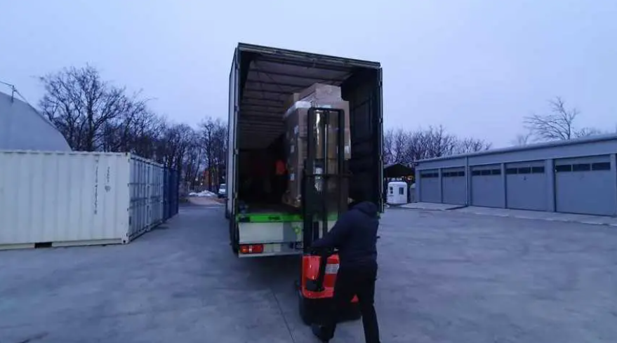 Patriarhia Română a trimis la Chișinău un tir cu alimente și produse de strictă necesitate pentru refugiații ucraineni