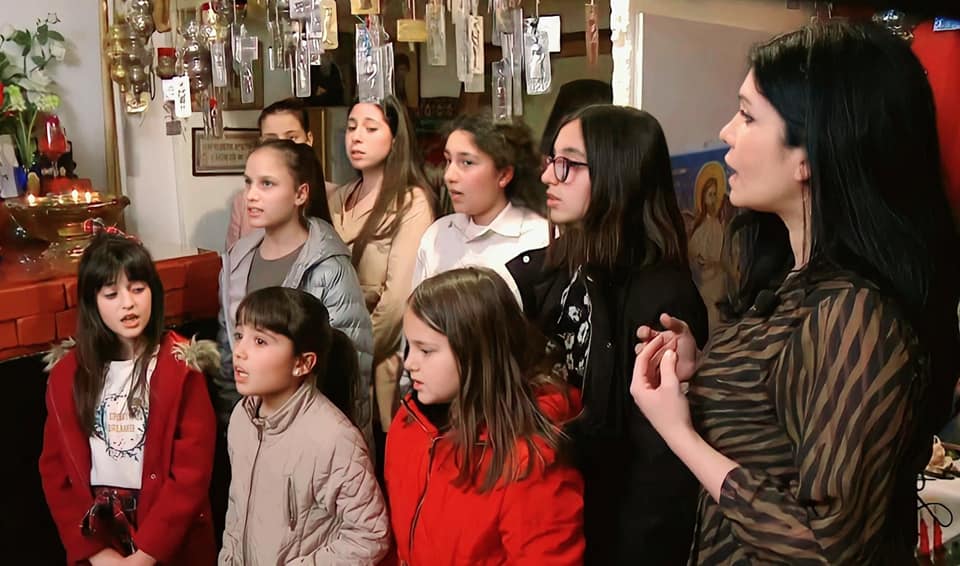 Το πρώτο βυζαντινό σύνολο κοριτσιών σήμερα στα «Μελίσματα» της pemptousia.tv