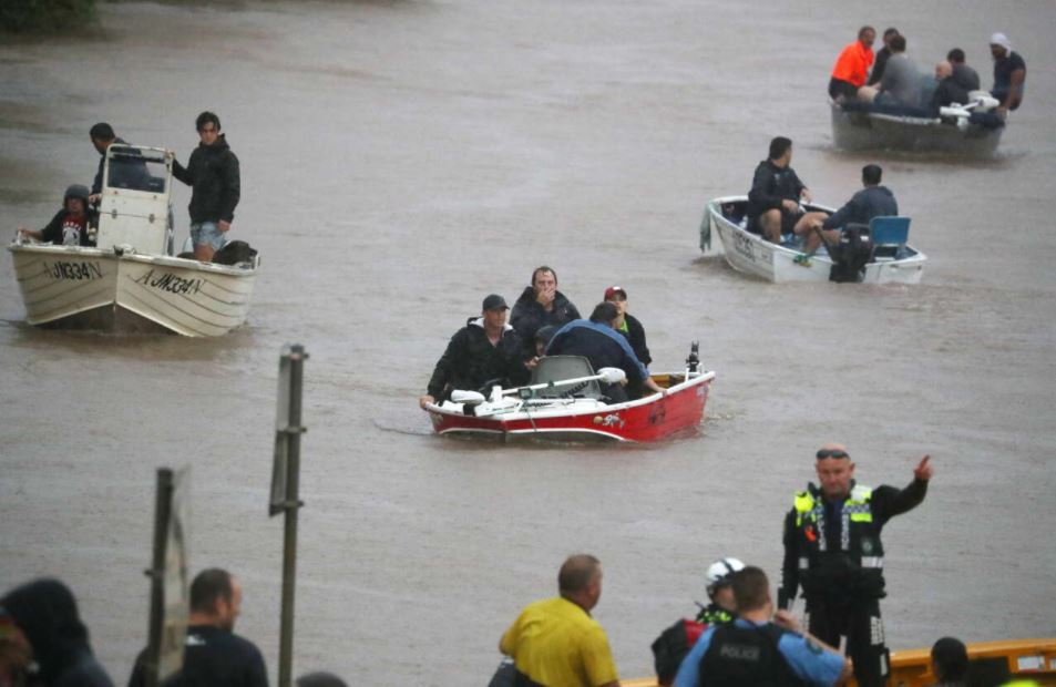 Άνιση μάχη με τις φονικές πλημμύρες στην Αυστραλία – Στον τιτάνιο αγώνα επούλωσης των πληγών η Εκκλησία