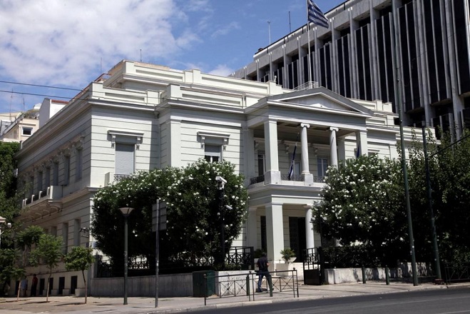 Εκκενώνεται το Γενικό Προξενείο Μαριούπολης από προσωπικό και Έλληνες πολίτες