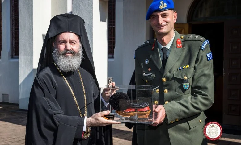 Archbishop Makarios of Australia received the delegation of Evzones (Presidential Guards) from Greece