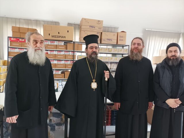 Δέματα αγάπης για το Πασχαλινό τραπέζι από την Ιερά Μητρόπολη Καστορίας