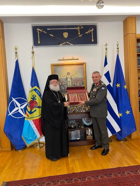 لقاء البابا ثيودروس مع رئيس أركان القوات المسلحة اليونانية