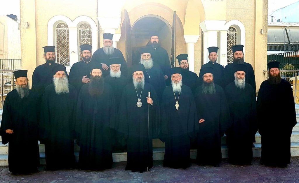 Πατρών Χρυσόστομος προς ιερείς: “Είστε οι άγγελοι της Ανάστασης…”