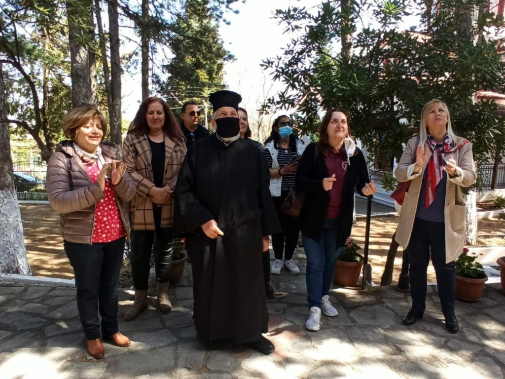 Τρόφιμα και χαρά από τη Μητρόπολη Ιερισσού σε Γηροκομείο και εμπερίστατους