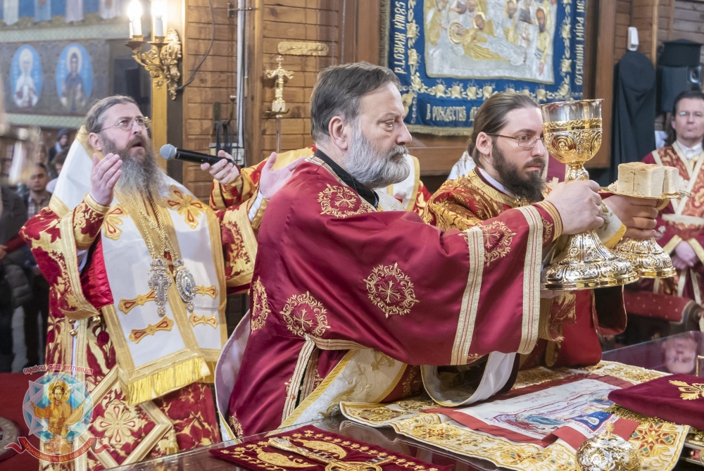 Велики четвъртък в катедралния храм „Св. Неделя“