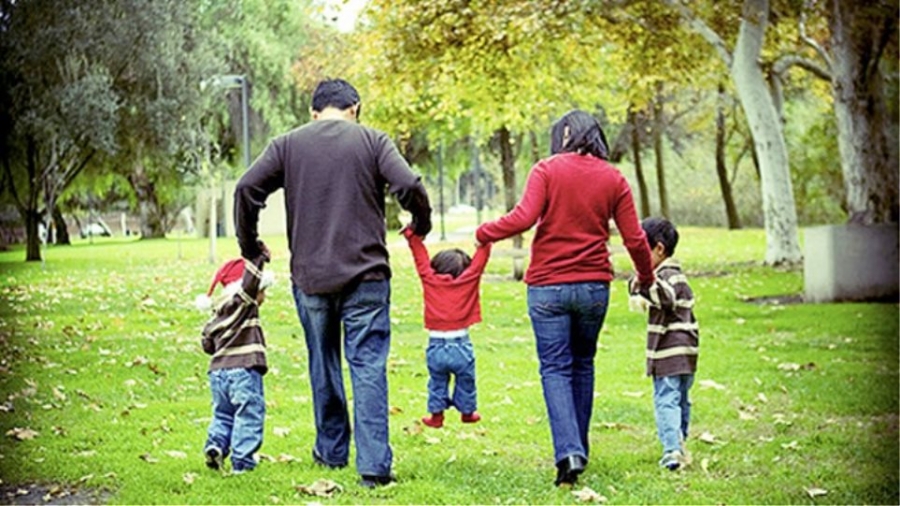 Η Μητρόπολη Μαρωνείας στο πλευρό τρίτεκνων οικογενειών