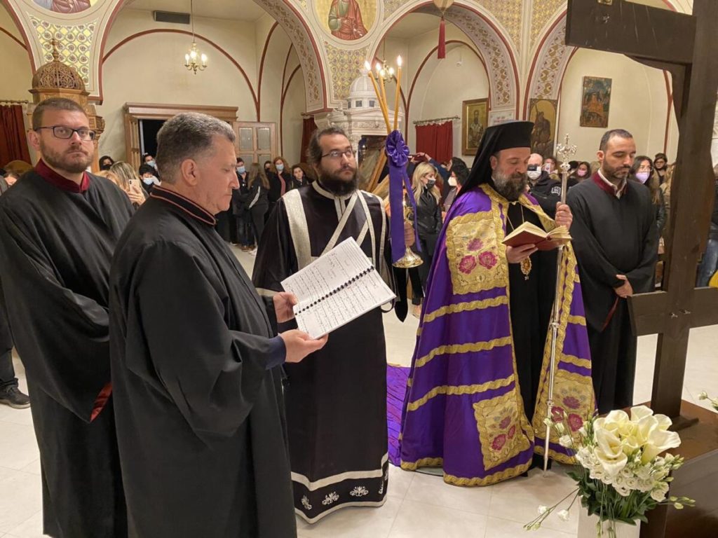 Ακολουθία των Παθών στον Μητροπολιτικό Ιερό Ναό Θήρας
