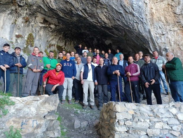 Ανέβηκαν τον «γλυκό Γολγοθά» για να πουν το Χριστός Ανέστη